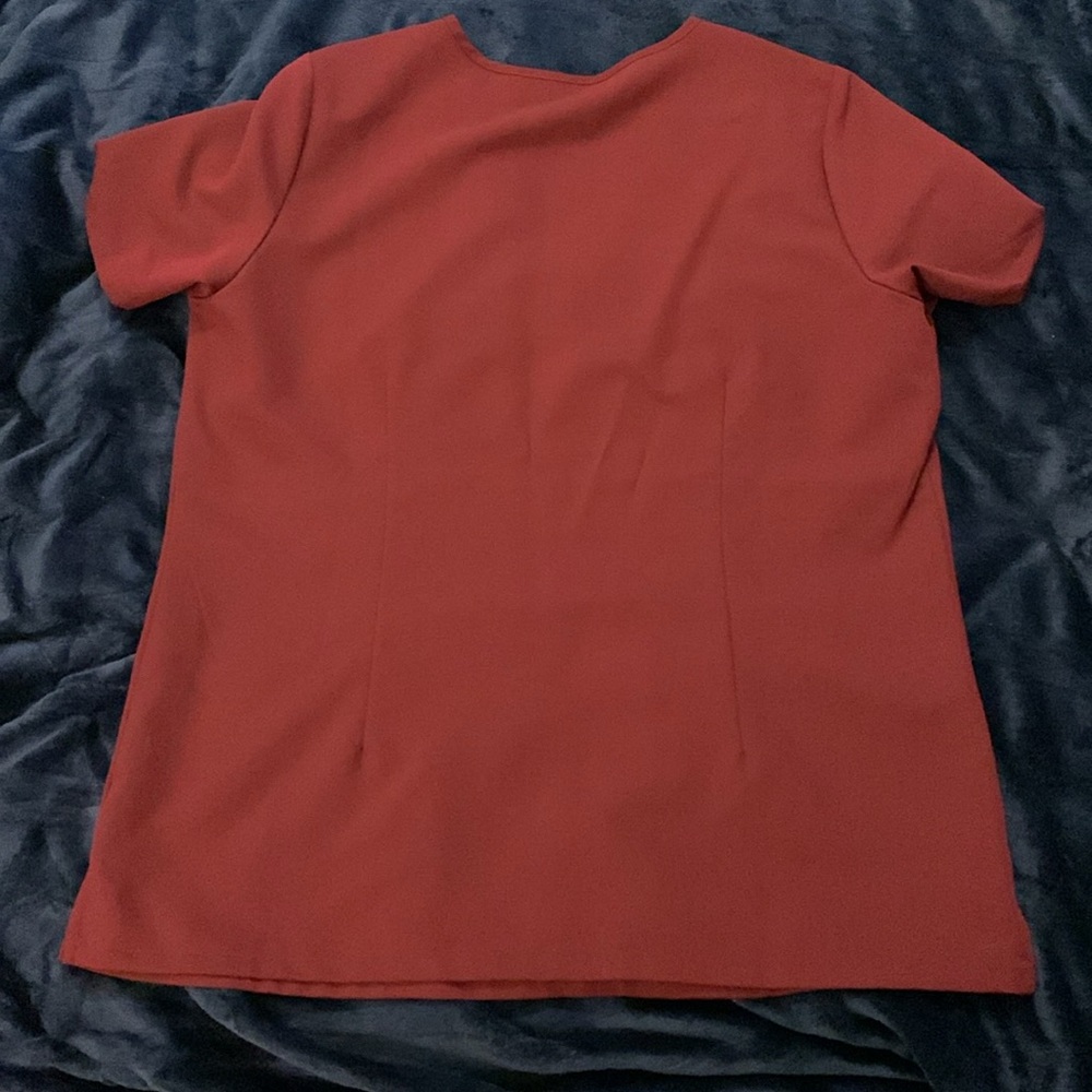 Figs burgundy scrub top - Picture 2 of 2